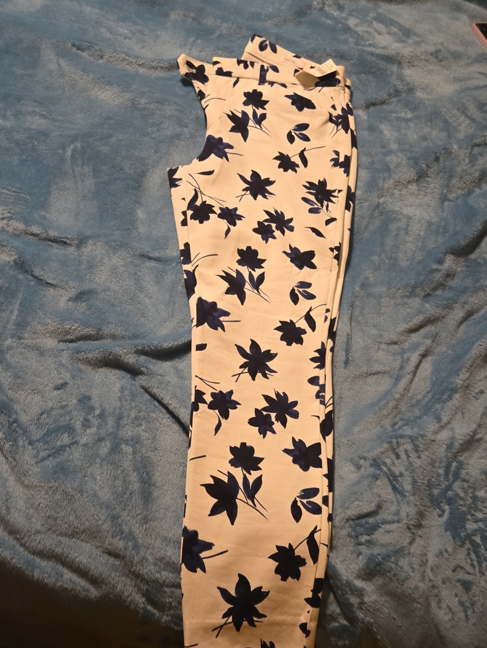 GAP White Skinny Pants with Blue Floral Print